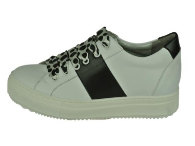 Tara Sneaker