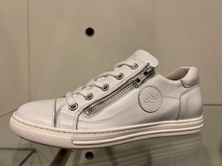 AQA Sneaker
