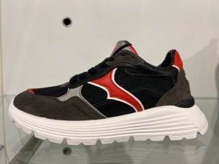 Giga Sneaker