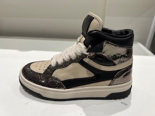 HIP Shoe Style High top sneaker
