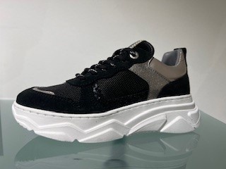 Red Rag Sneaker