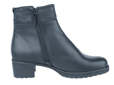 Hip boot